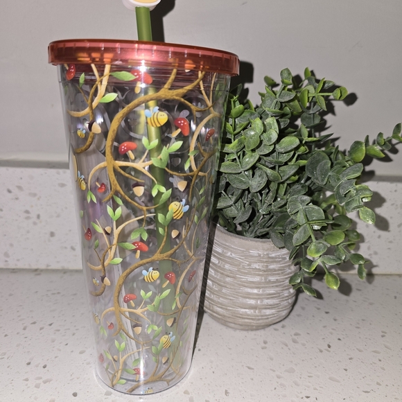 Winnie the Pooh Red Tumbler with Straw - Picture 3 of 10